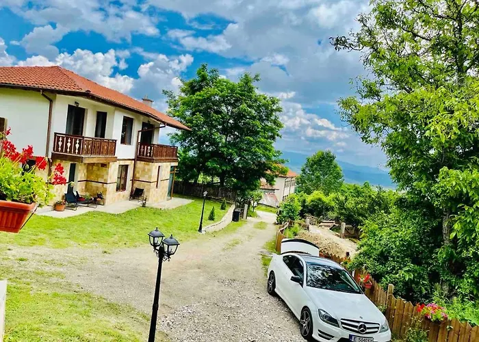 Farmhopping Village
