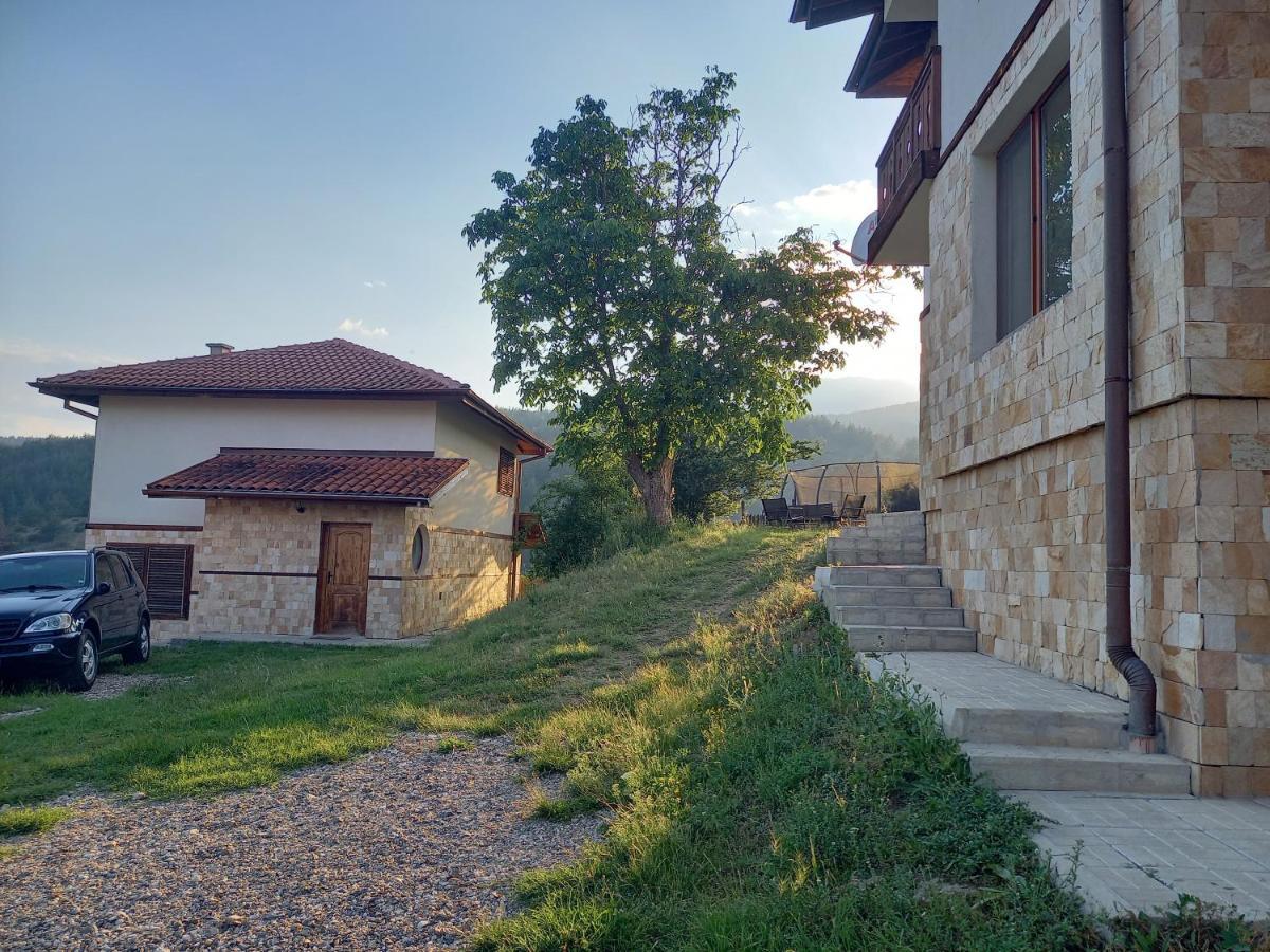 Villa Farmhopping Village